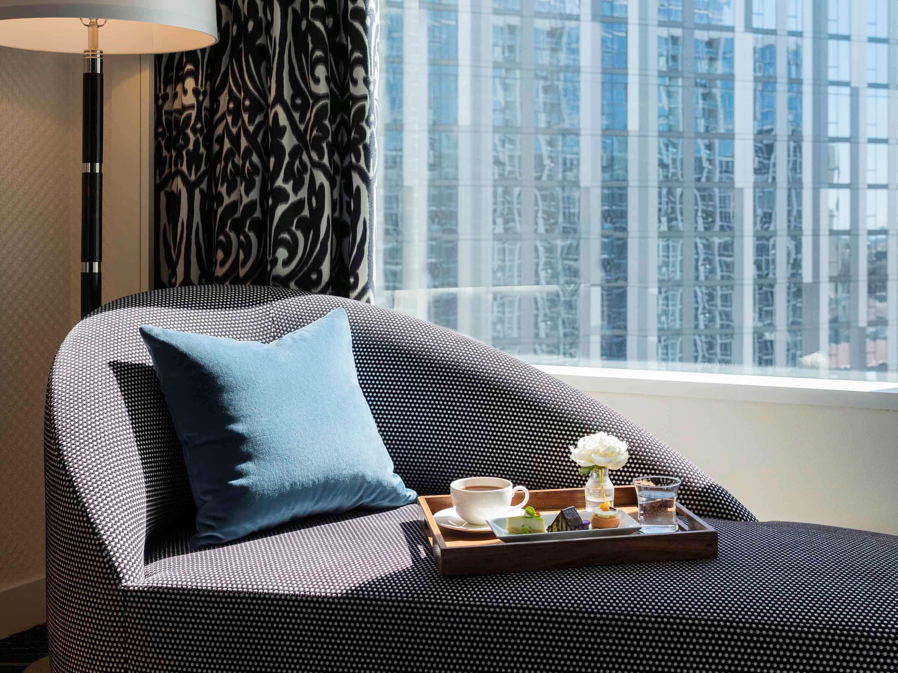 โซฟีเทล ชิคาโก้ แมกนิฟิเซนส์ ไมล์ Hotel ภายนอก รูปภาพ A room at the hotel
